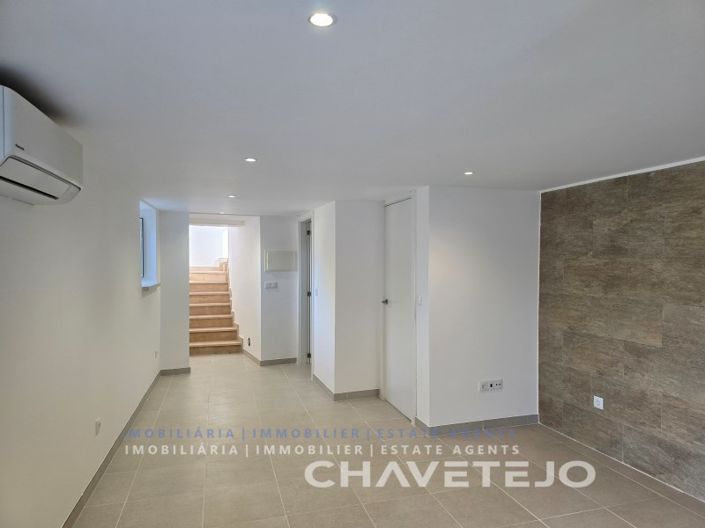 Image No.6-2 Bed House for sale