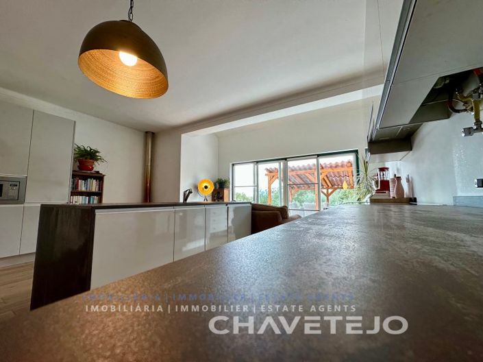 Image No.25-4 Bed House for sale