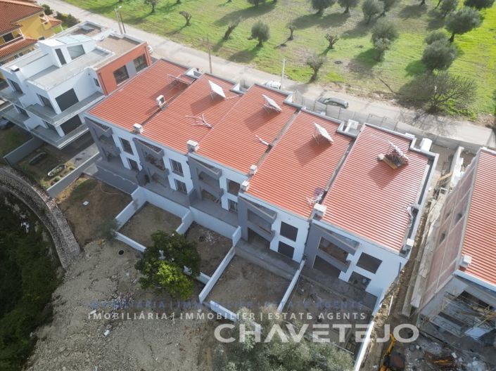 Image No.3-4 Bed House for sale