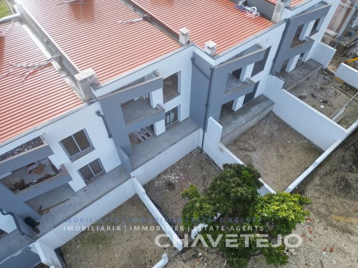 Image No.6-4 Bed House for sale