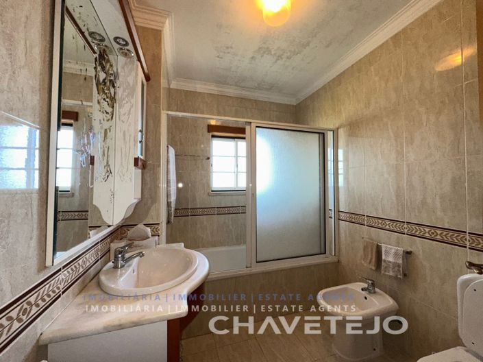 Image No.17-3 Bed House for sale