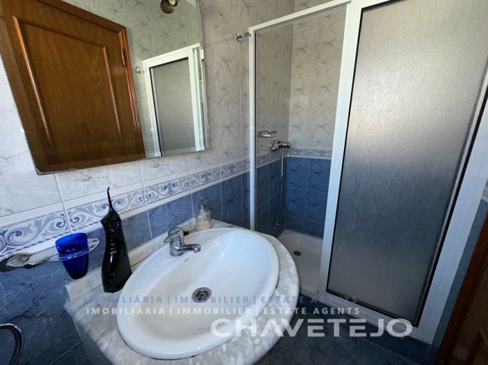 Image No.18-3 Bed House for sale