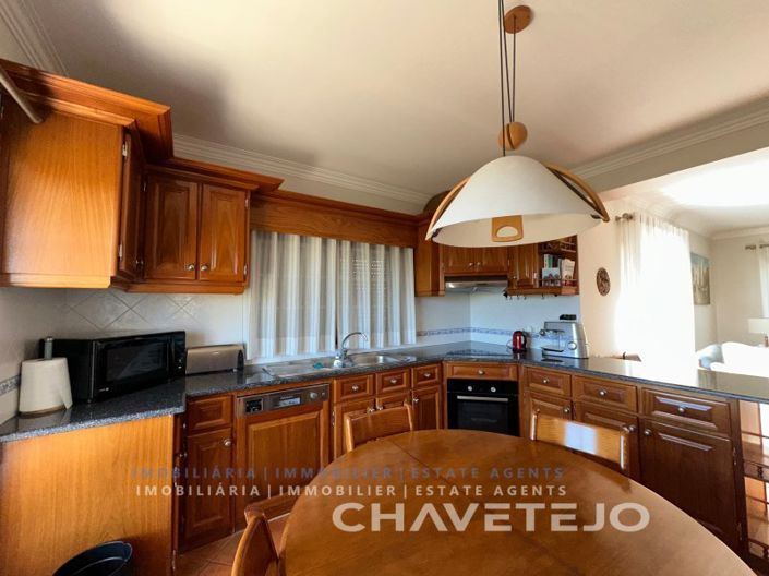 Image No.8-3 Bed House for sale