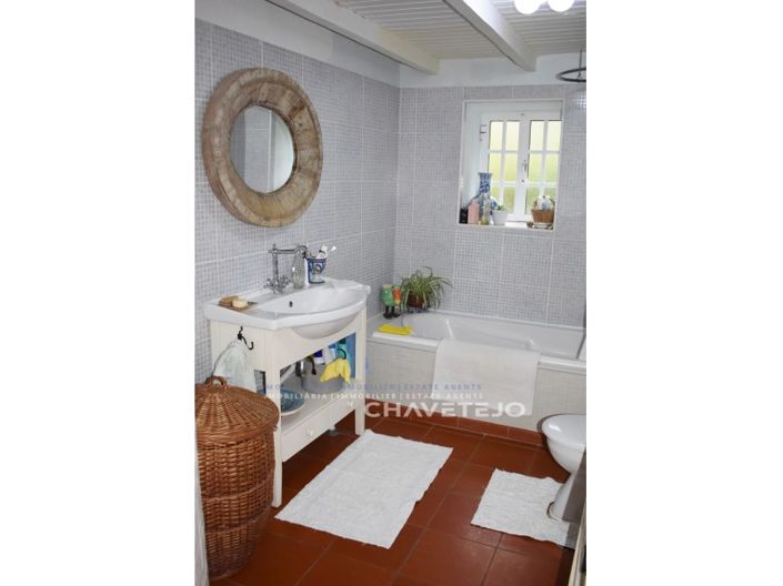 Image No.12-2 Bed House for sale