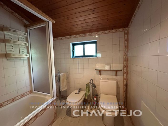 Image No.11-2 Bed House for sale