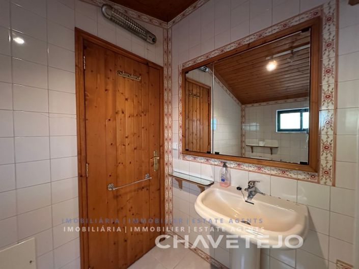 Image No.12-2 Bed House for sale