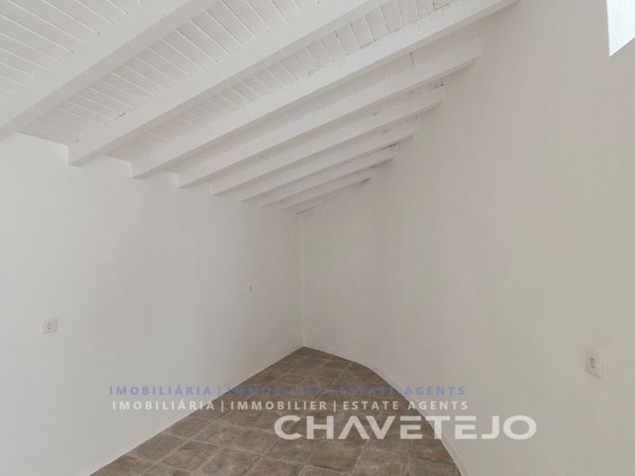 Image No.26-2 Bed House for sale