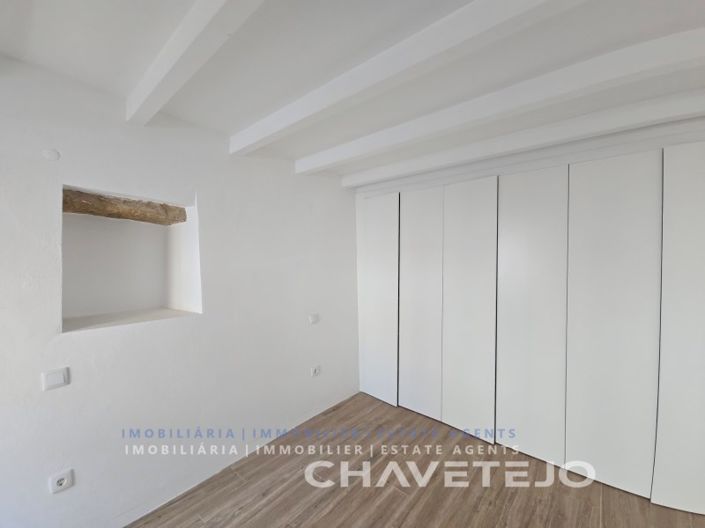 Image No.4-2 Bed House for sale