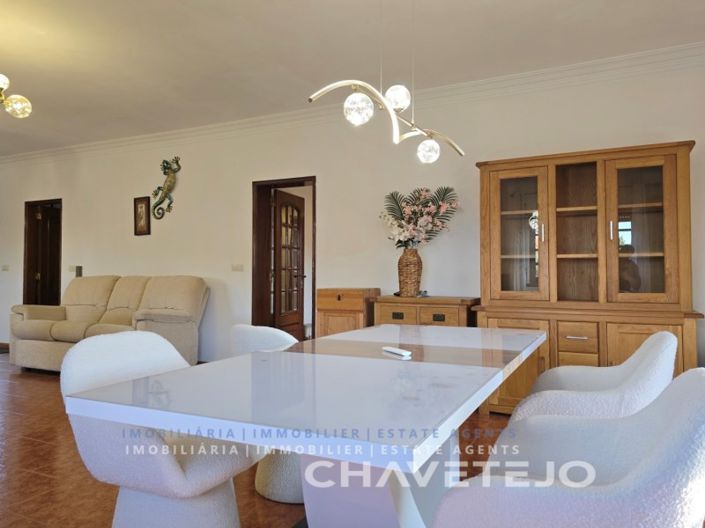 Image No.10-4 Bed House for sale