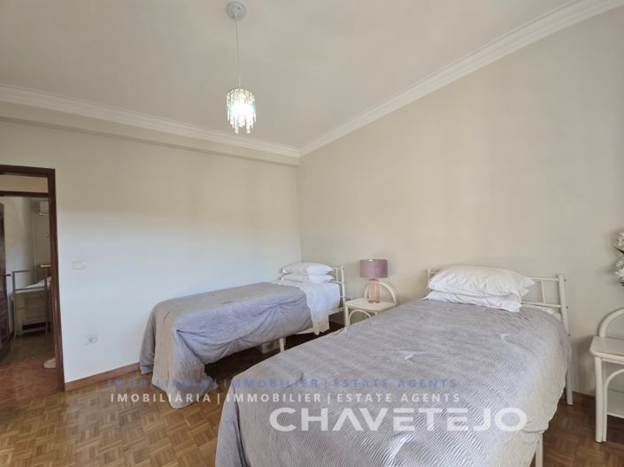 Image No.22-4 Bed House for sale