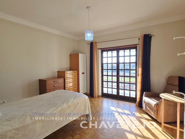 Image No.25-4 Bed House for sale