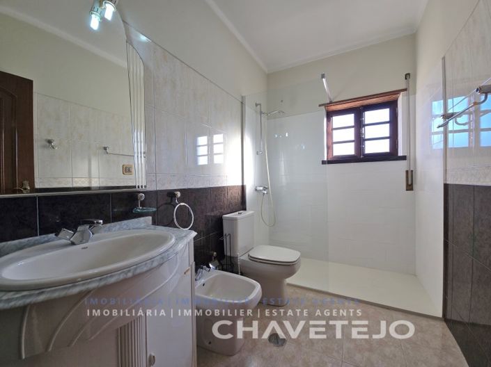 Image No.27-4 Bed House for sale