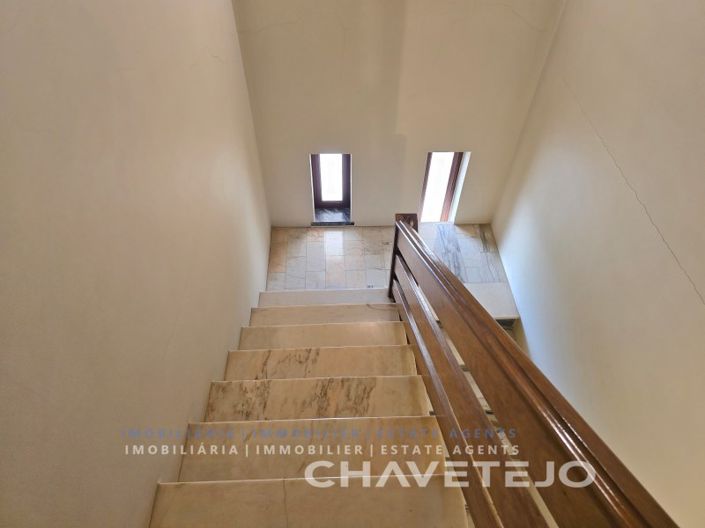 Image No.30-4 Bed House for sale