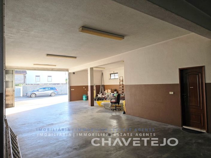 Image No.35-4 Bed House for sale