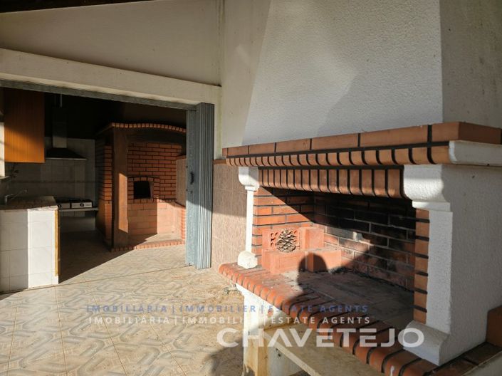 Image No.40-4 Bed House for sale