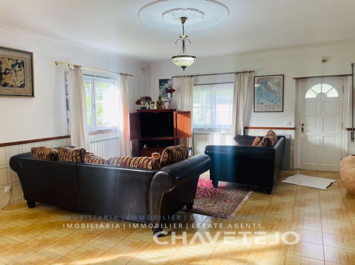 Image No.21-3 Bed House for sale