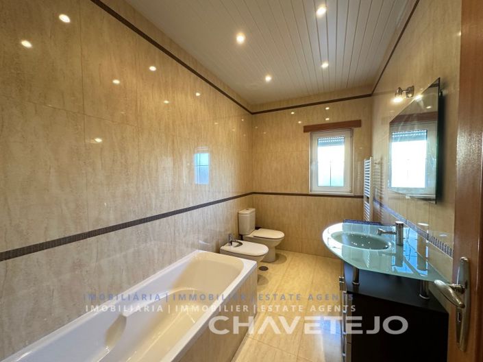 Image No.10-Maison de 4 chambres à vendre à Tomar