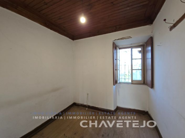 Image No.10-3 Bed House for sale