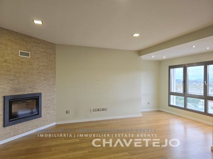 Image No.13-3 Bed Apartment for sale