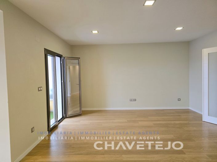 Image No.14-3 Bed Apartment for sale