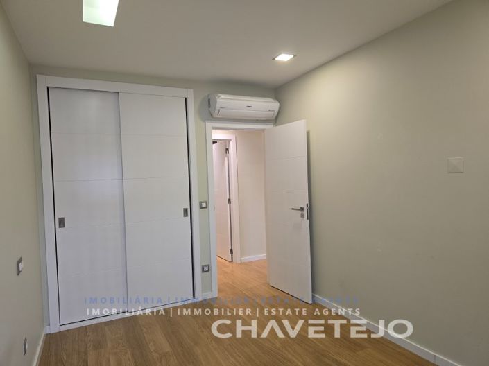 Image No.23-3 Bed Apartment for sale