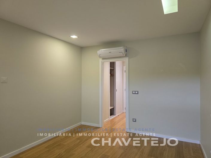 Image No.25-3 Bed Apartment for sale