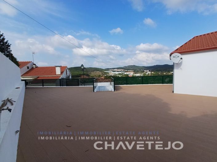 Image No.11-3 Bed House for sale