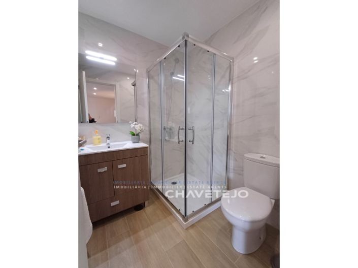 Image No.18-3 Bed House for sale