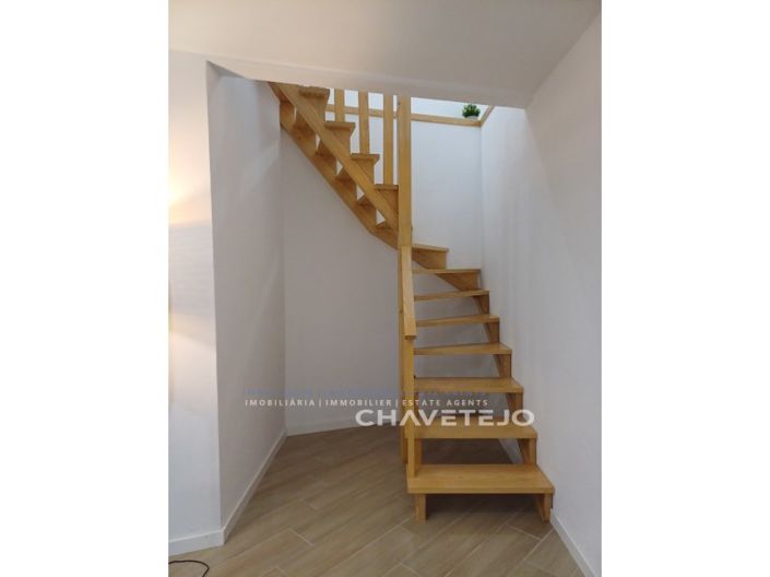 Image No.19-3 Bed House for sale