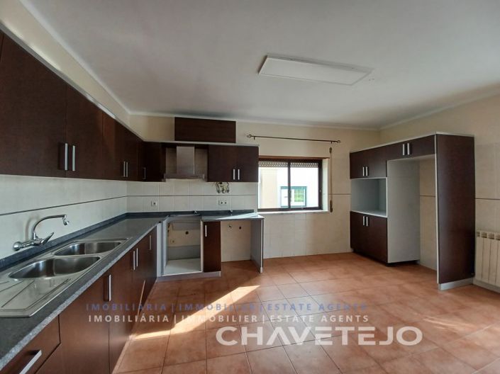 Image No.10-4 Bed House for sale