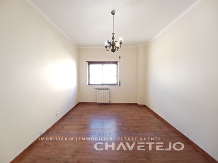 Image No.19-4 Bed House for sale