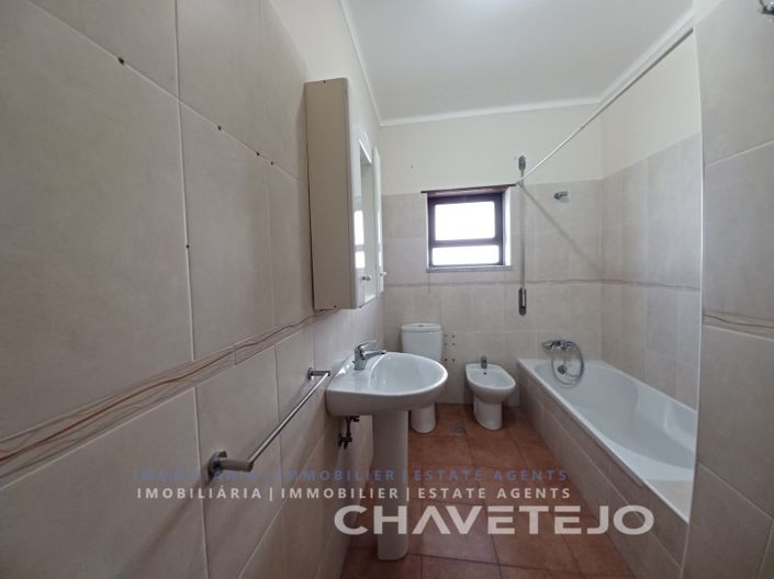 Image No.20-4 Bed House for sale