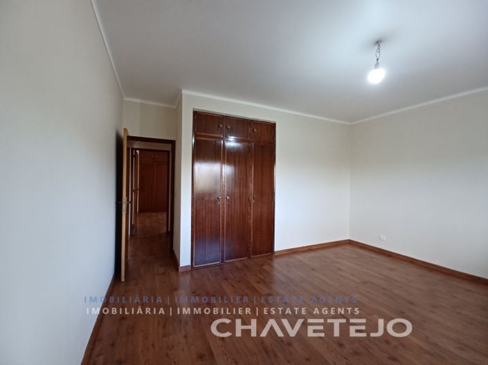 Image No.22-4 Bed House for sale