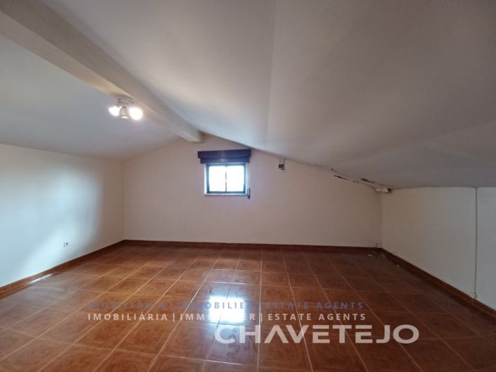 Image No.23-4 Bed House for sale