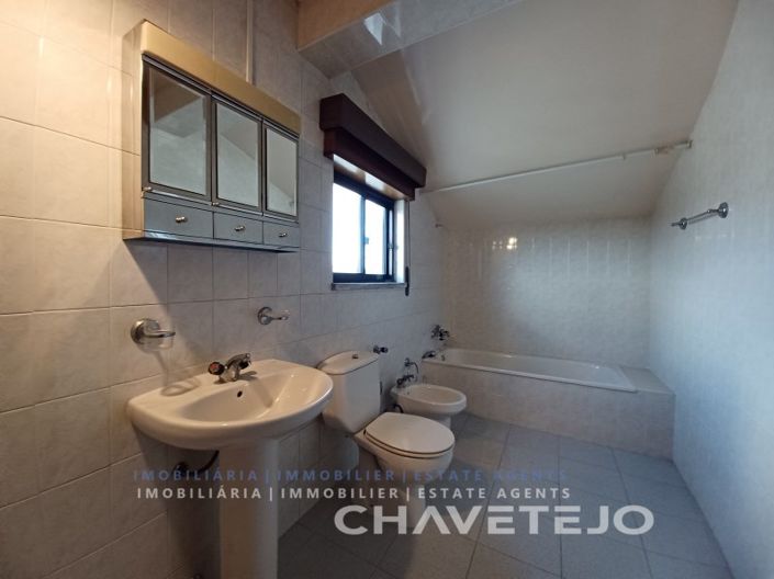 Image No.26-4 Bed House for sale