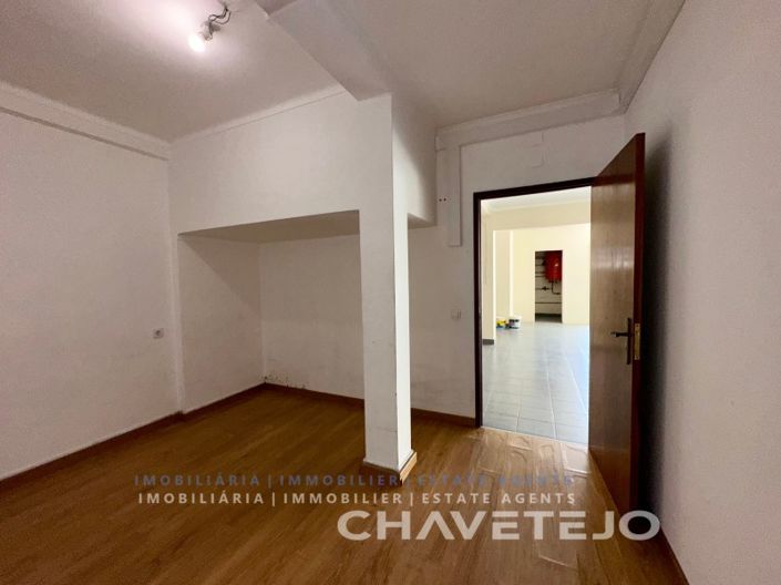 Image No.29-4 Bed House for sale