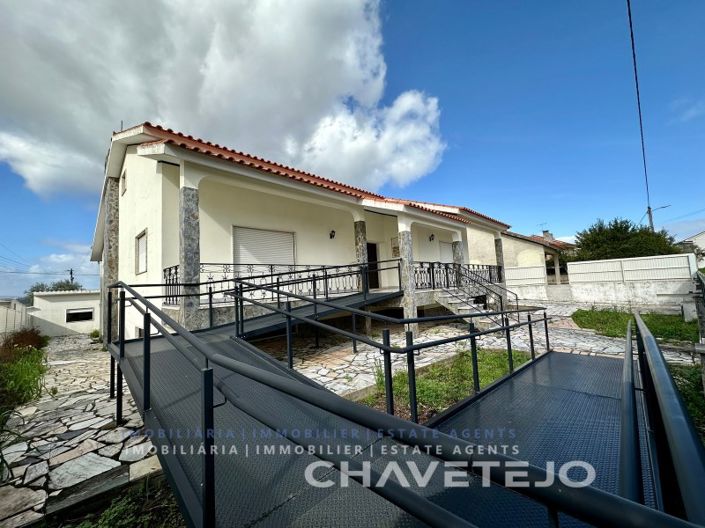 Image No.3-4 Bed House for sale