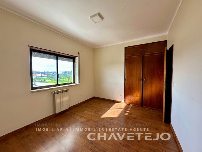 Image No.37-4 Bed House for sale