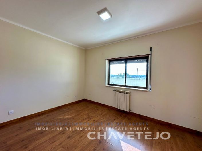 Image No.38-4 Bed House for sale