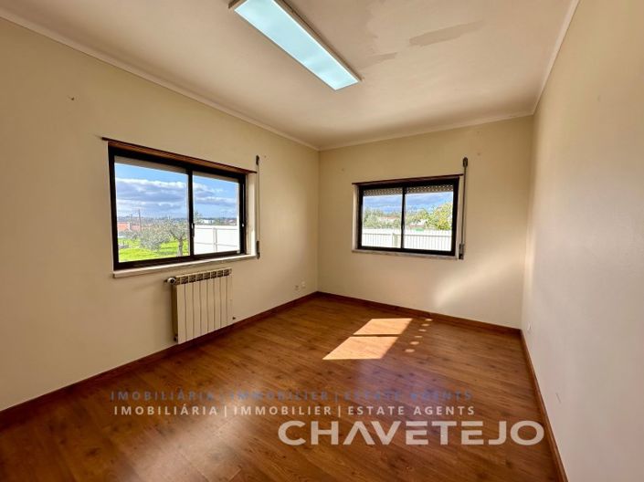 Image No.39-4 Bed House for sale