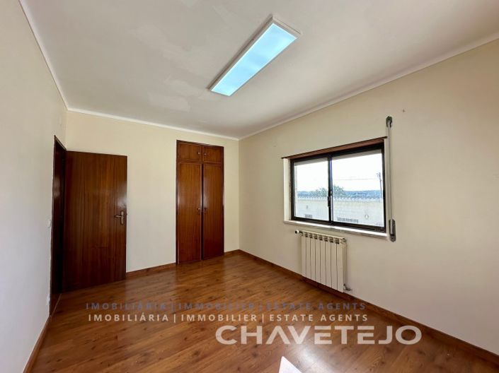 Image No.40-4 Bed House for sale