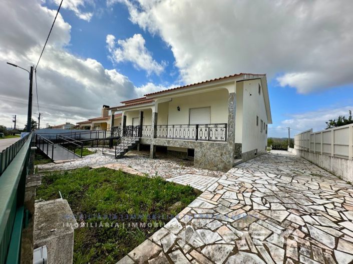 Image No.46-4 Bed House for sale