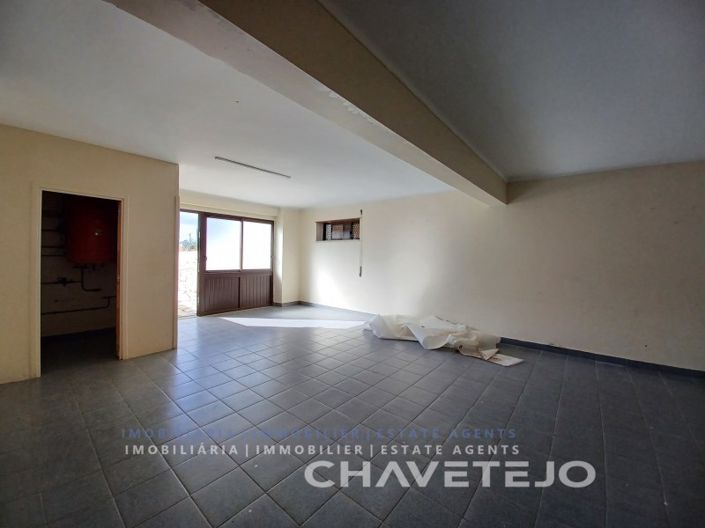 Image No.6-4 Bed House for sale