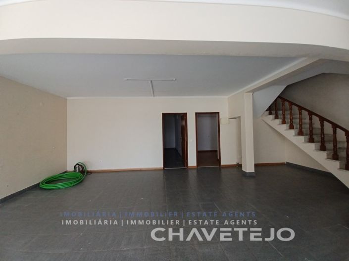 Image No.7-4 Bed House for sale