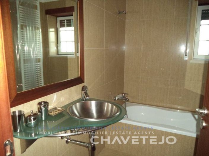 Image No.11-3 Bed House for sale