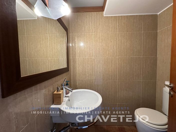 Image No.6-3 Bed House for sale