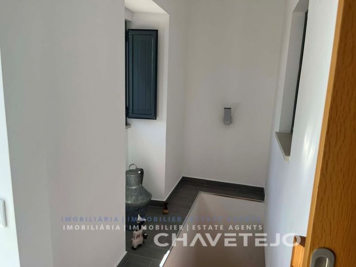 Image No.21-3 Bed House for sale