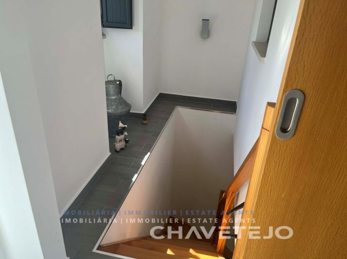 Image No.23-3 Bed House for sale