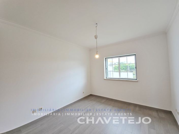 Image No.13-4 Bed House for sale