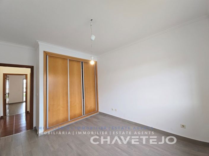 Image No.14-4 Bed House for sale